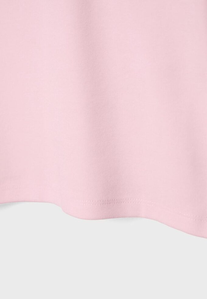 Camiseta básica de manga corta y cuello redondo Camiseta básica de manga corta y cuello redondo