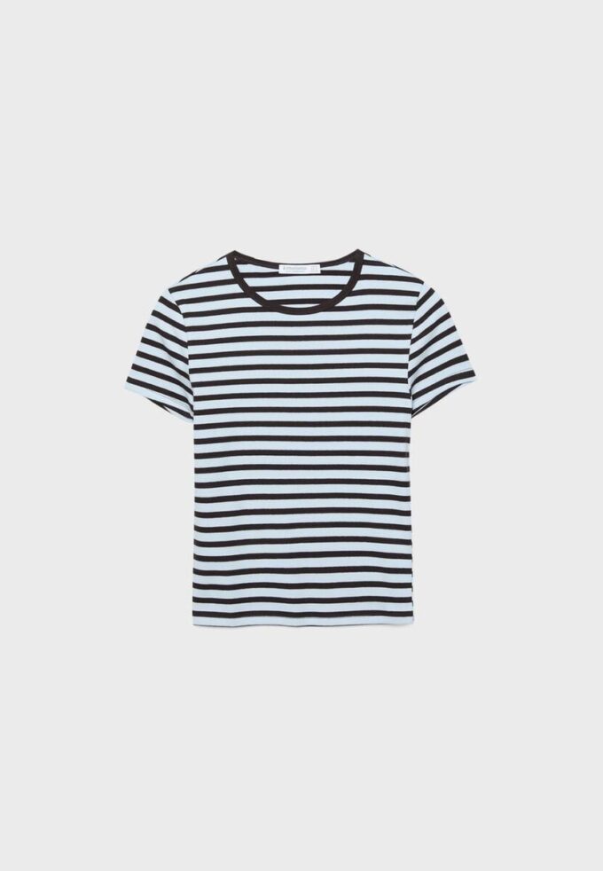 Camiseta básica de rayas y corte ajustado Camiseta básica de rayas y corte ajustado