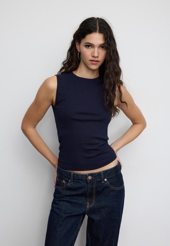 Camiseta básica sin mangas Camiseta básica sin mangas