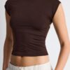 Camiseta con espalda abierta Camiseta con espalda abierta