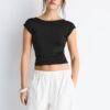 Camiseta con espalda abierta Camiseta con espalda abierta