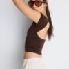 Camiseta con espalda abierta Camiseta con espalda abierta