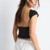 Camiseta con espalda abierta Camiseta con espalda abierta