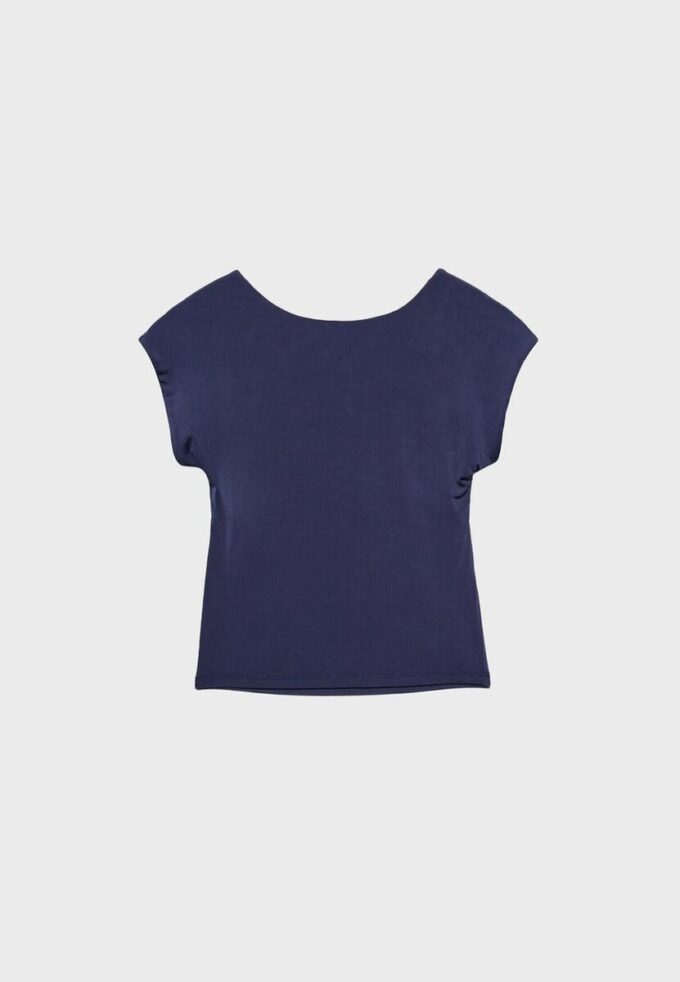Camiseta con espalda abierta Camiseta con espalda abierta