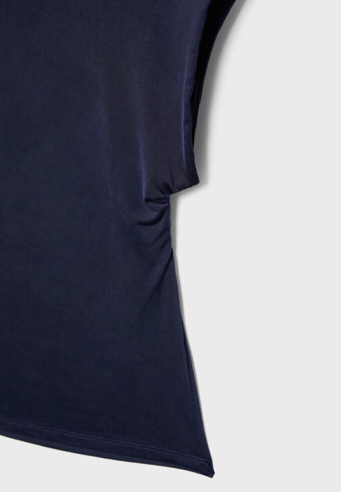Camiseta con espalda abierta Camiseta con espalda abierta