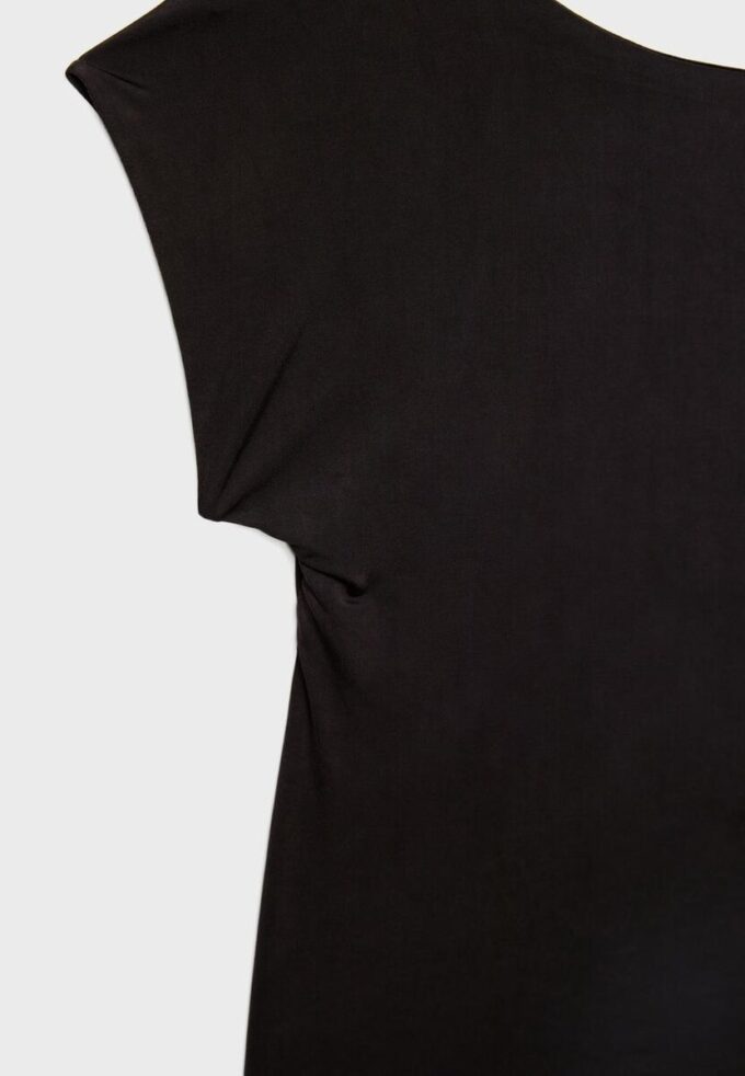 Camiseta con espalda abierta Camiseta con espalda abierta