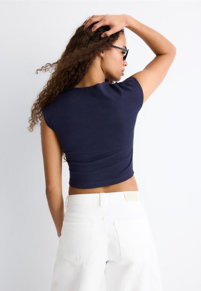 Camiseta corta ajustada básica Camiseta corta ajustada básica