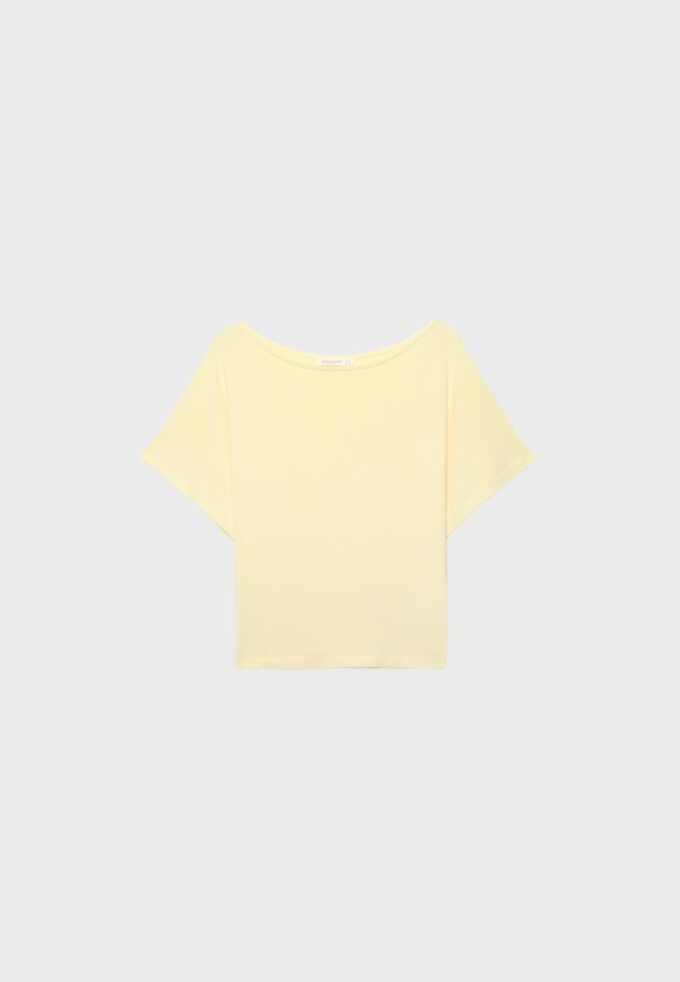 Camiseta de manga corta con cuello barco Camiseta de manga corta con cuello barco