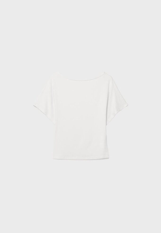 Camiseta de manga corta con cuello barco