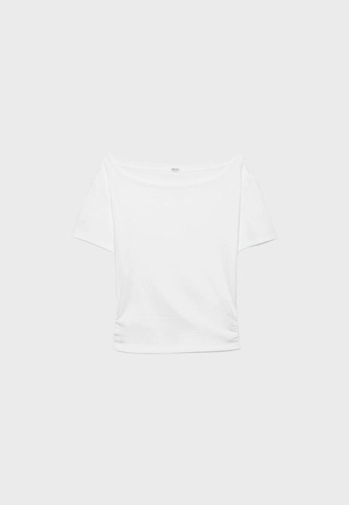 Camiseta de manga corta con cuello barco y fruncidos Camiseta de manga corta con cuello barco y fruncidos