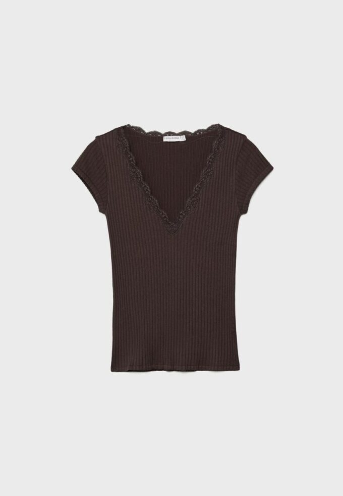 Camiseta de manga corta con cuello en V y encaje Camiseta de manga corta con cuello en V y encaje
