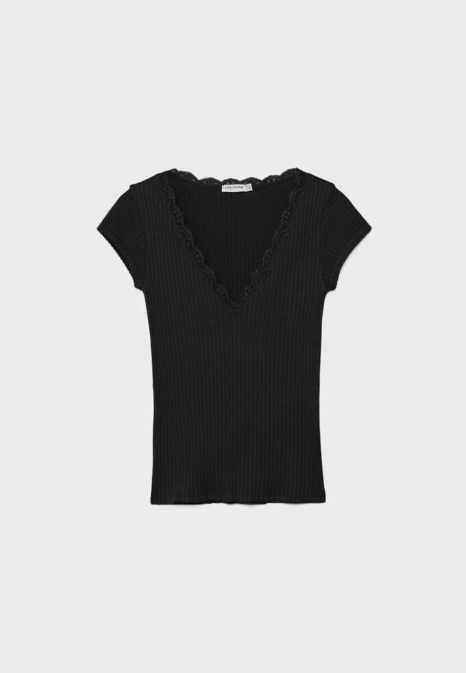 Camiseta de manga corta con cuello en V y encaje Camiseta de manga corta con cuello en V y encaje