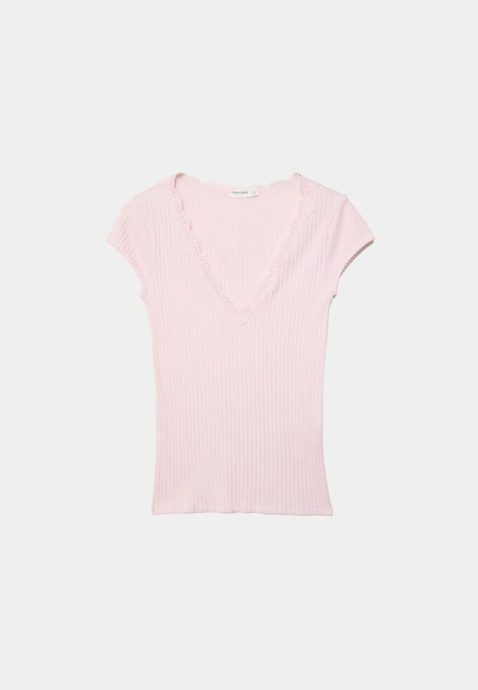 Camiseta de manga corta con cuello en V y encaje Camiseta de manga corta con cuello en V y encaje