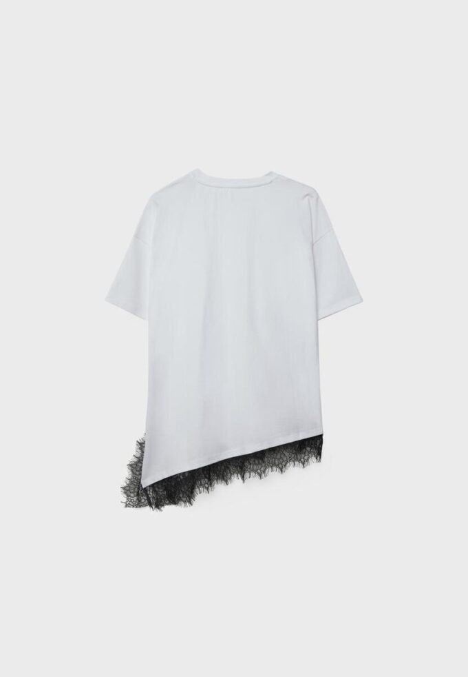 Camiseta de manga corta con dobladillo de encaje Camiseta de manga corta con dobladillo de encaje