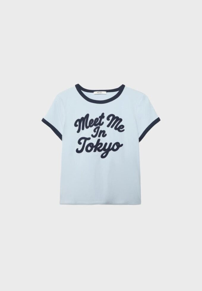 Camiseta de manga corta con estampado en contraste Camiseta de manga corta con estampado en contraste