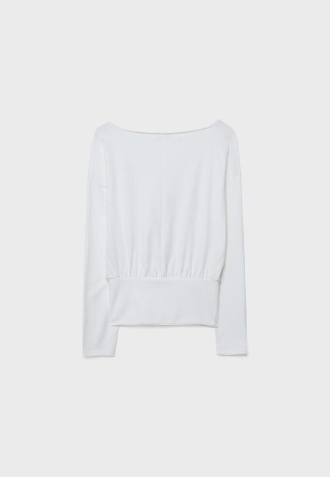 Camiseta de manga larga con cuello barco y dobladillo con faja Camiseta de manga larga con cuello barco y dobladillo con faja