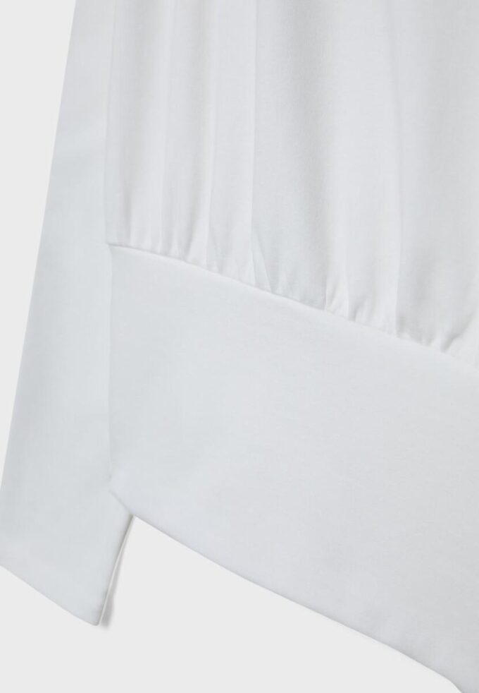 Camiseta de manga larga con cuello barco y dobladillo con faja Camiseta de manga larga con cuello barco y dobladillo con faja