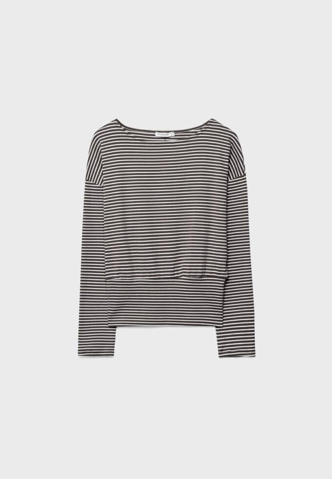 Camiseta de manga larga con cuello barco y faja a rayas Camiseta de manga larga con cuello barco y faja a rayas