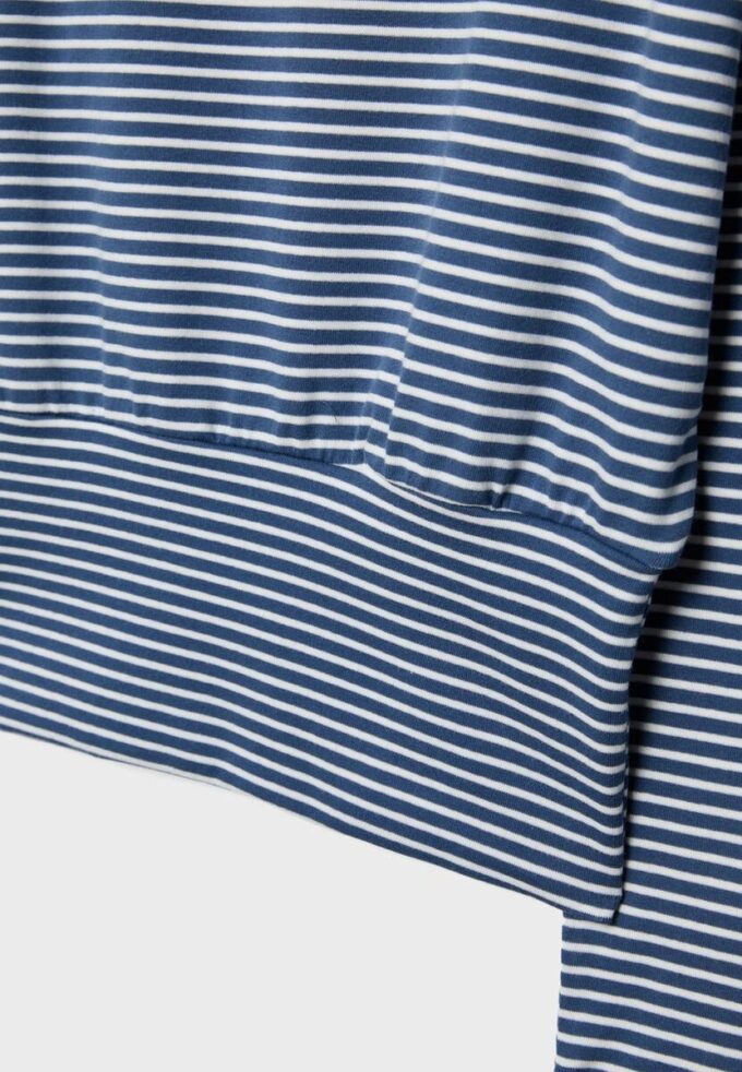 Camiseta de manga larga con cuello barco y faja a rayas Camiseta de manga larga con cuello barco y faja a rayas