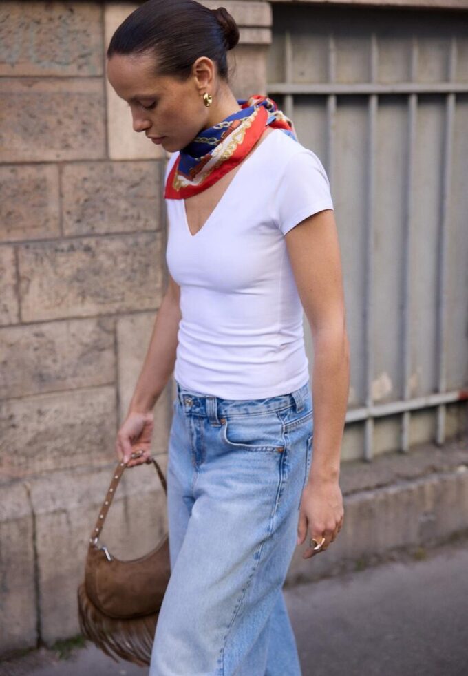 Camiseta de pantalón corto con cuello en V Camiseta de pantalón corto con cuello en V