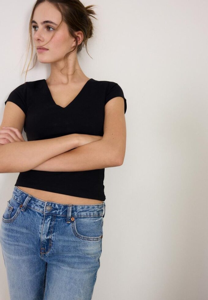 Camiseta de pantalón corto con cuello en V Camiseta de pantalón corto con cuello en V