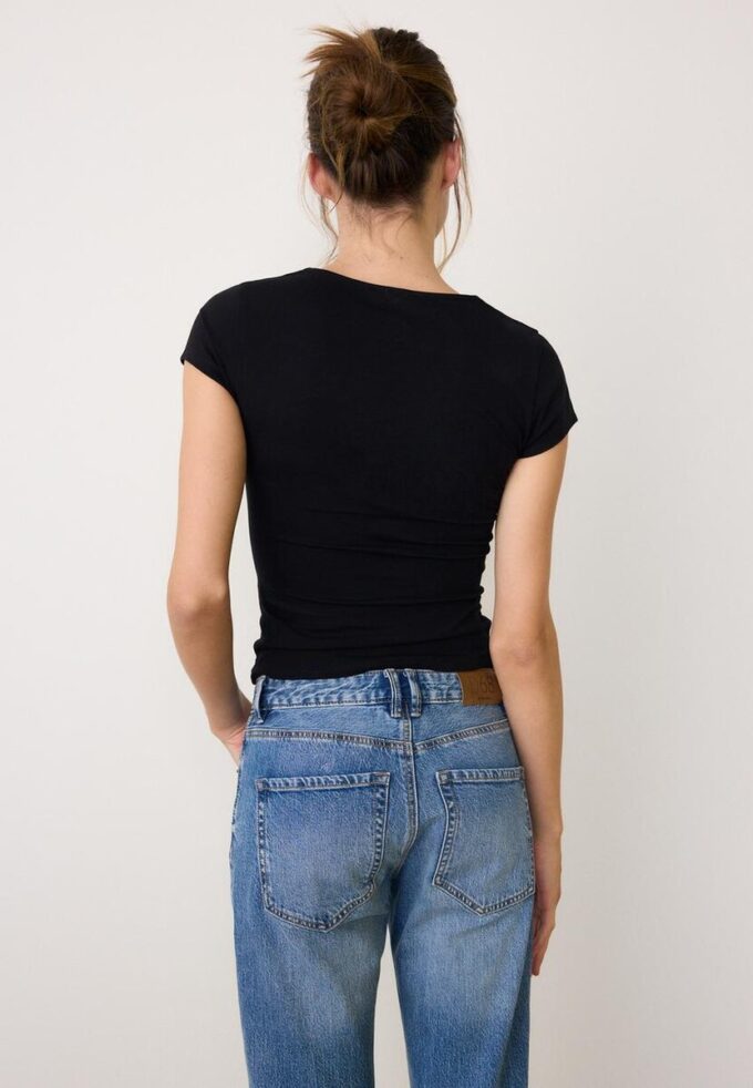 Camiseta de pantalón corto con cuello en V Camiseta de pantalón corto con cuello en V