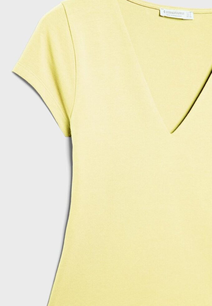 Camiseta de pantalón corto con cuello en V Camiseta de pantalón corto con cuello en V