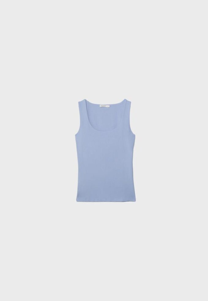 Camiseta de poliamida con tirantes anchos Camiseta de poliamida con tirantes anchos