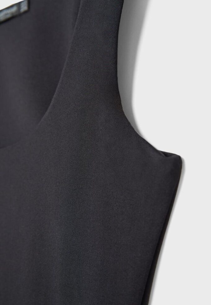 Camiseta de poliamida con tirantes anchos Camiseta de poliamida con tirantes anchos