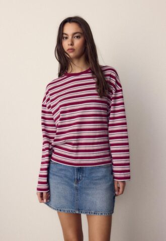 Camiseta oversize de manga larga a rayas