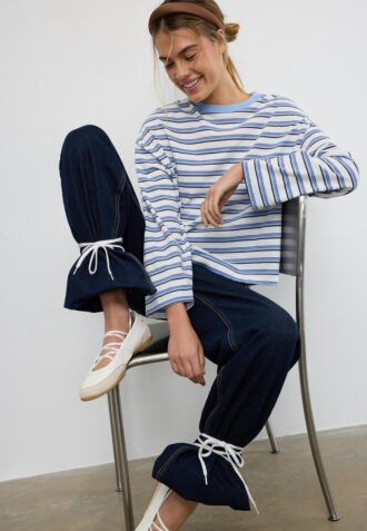 Camiseta oversize de manga larga a rayas
