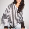 Camiseta oversize de manga larga a rayas Camiseta oversize de manga larga a rayas