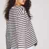 Camiseta oversize de manga larga a rayas Camiseta oversize de manga larga a rayas