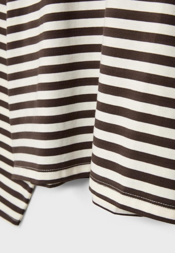 Camiseta oversize de manga larga a rayas Camiseta oversize de manga larga a rayas