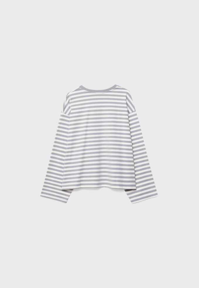 Camiseta oversize de manga larga a rayas Camiseta oversize de manga larga a rayas