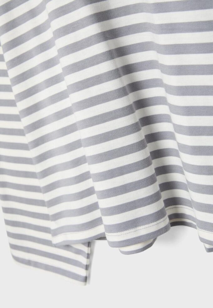 Camiseta oversize de manga larga a rayas Camiseta oversize de manga larga a rayas
