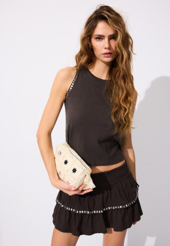 Camiseta sin mangas con bordado de tachuelas Camiseta sin mangas con bordado de tachuelas