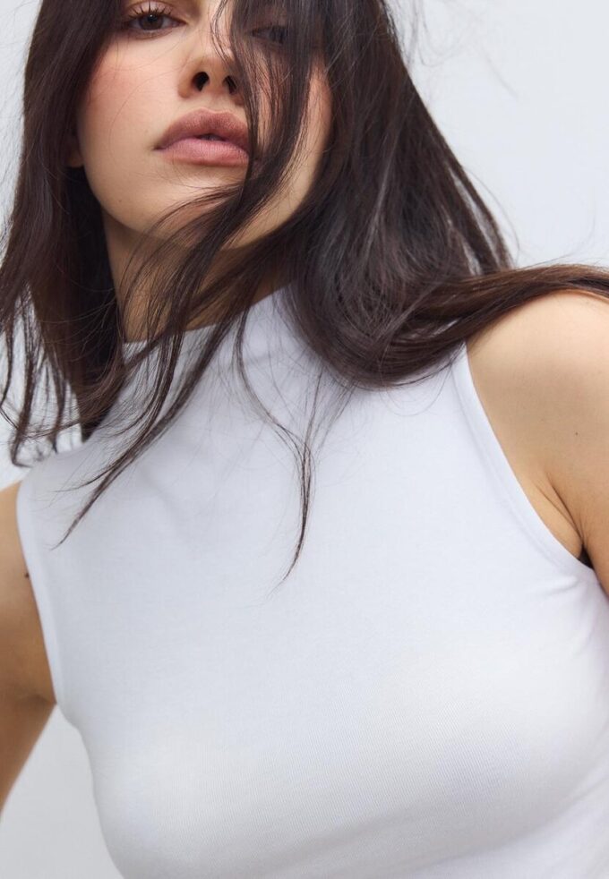 Camiseta sin mangas con cuello de embudo Camiseta sin mangas con cuello de embudo