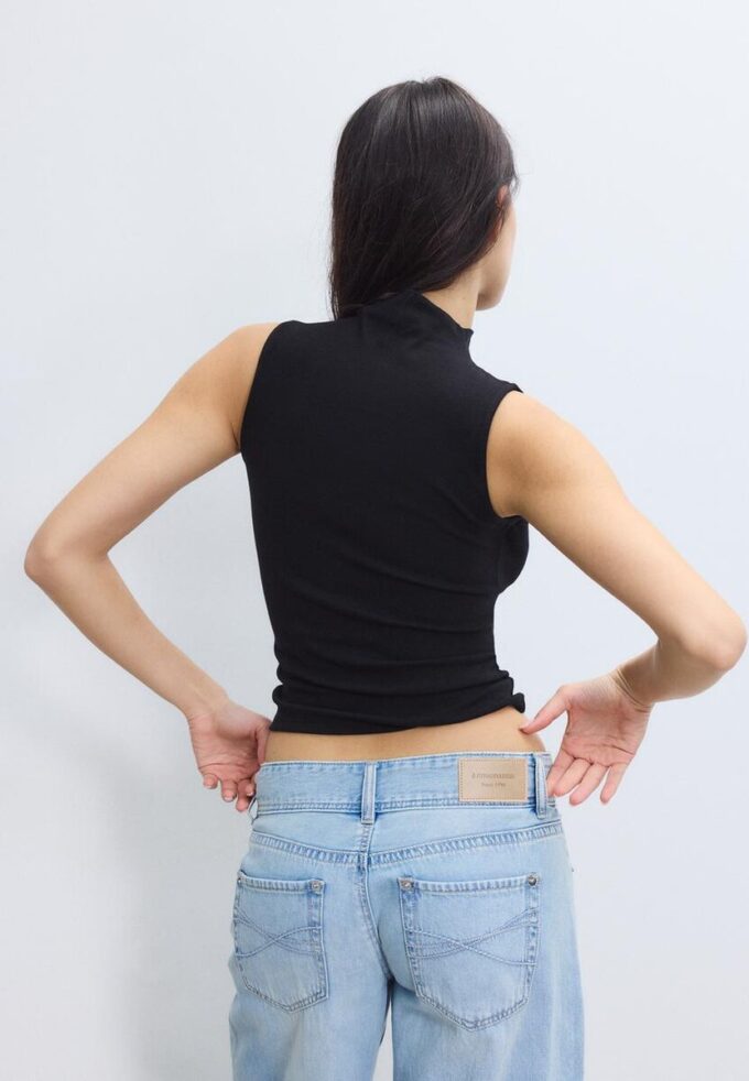 Camiseta sin mangas con cuello de embudo Camiseta sin mangas con cuello de embudo