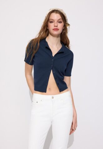 Cardigan de punto con cuello alto y botones