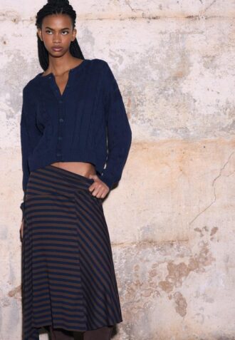 Cardigan de punto trenzado con botones
