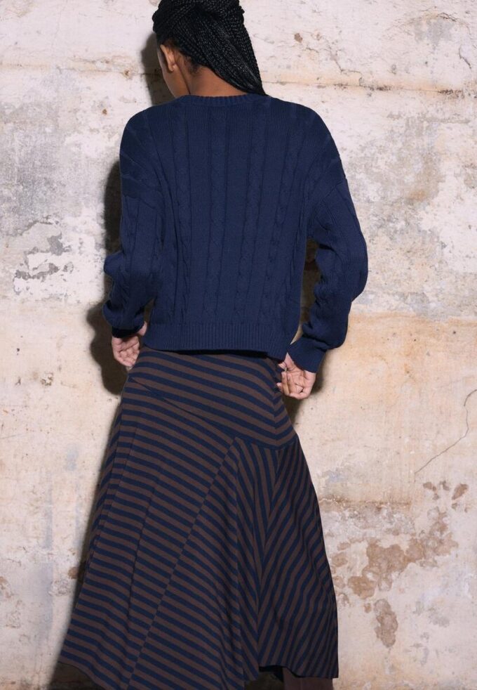 Cardigan de punto trenzado con botones Cardigan de punto trenzado con botones