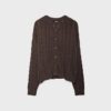 Cardigan de punto trenzado con botones Cardigan de punto trenzado con botones