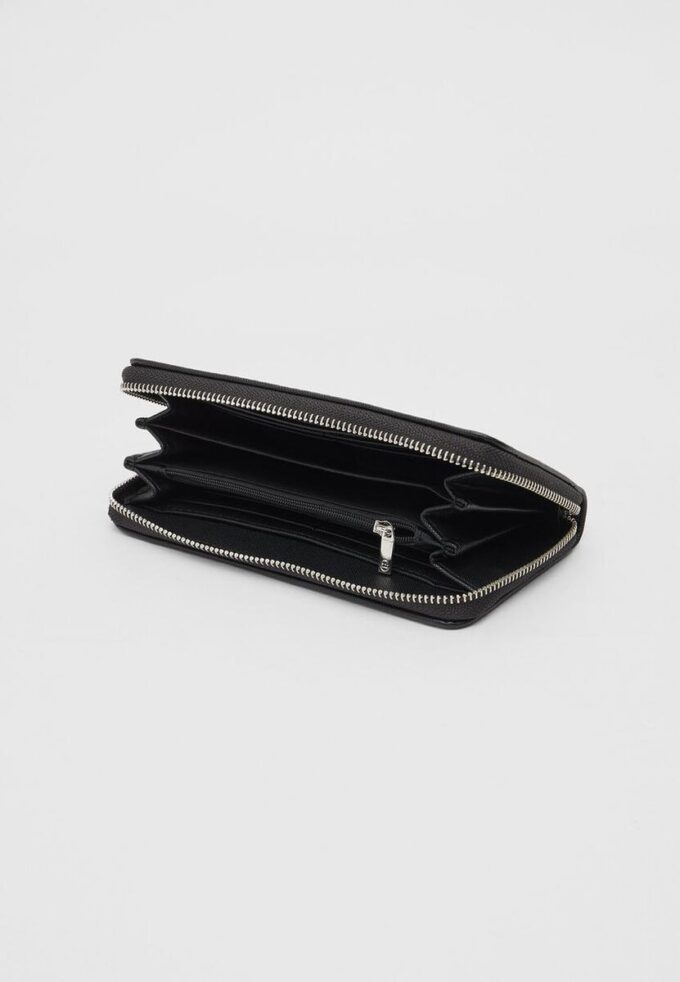 Cartera básica con cremallera
