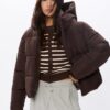 Chaqueta acolchada básica con capucha Chaqueta acolchada básica con capucha