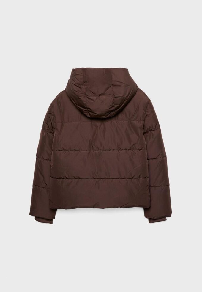 Chaqueta acolchada básica con capucha Chaqueta acolchada básica con capucha