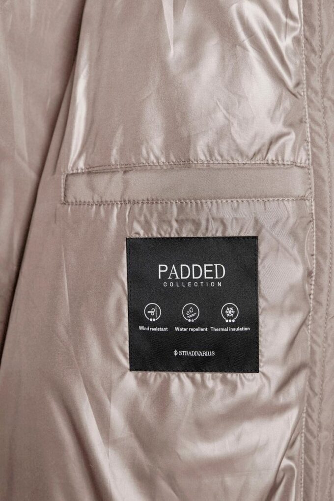 Chaqueta acolchada básica con capucha Chaqueta acolchada básica con capucha