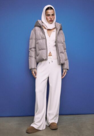 Chaqueta acolchada básica con capucha