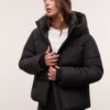 Chaqueta acolchada básica con capucha Chaqueta acolchada básica con capucha