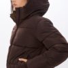 Chaqueta acolchada básica con capucha Chaqueta acolchada básica con capucha